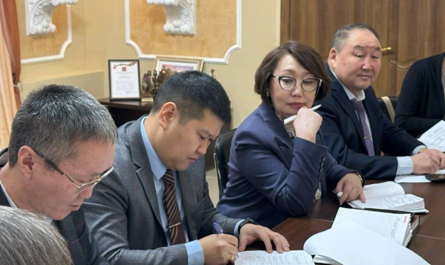 Намский улус готовится к проведению юбилейных мероприятий, посвященных 130-летию со дня рождения Ильи Егоровича Винокурова,