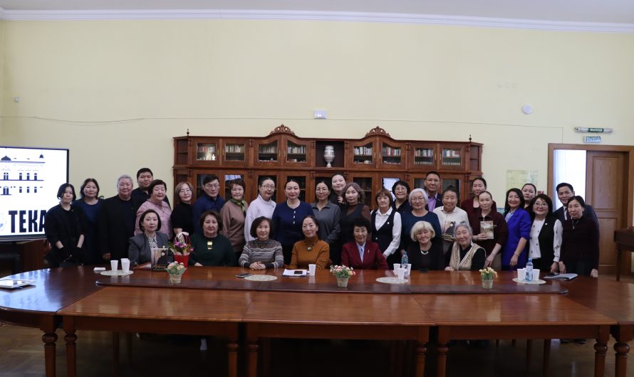 Анна Парникова-Сабарай Илгэ «Күһүҥҥү ыһыаҕым»  саҥа кинигэтэ  сүрэхтэннэ