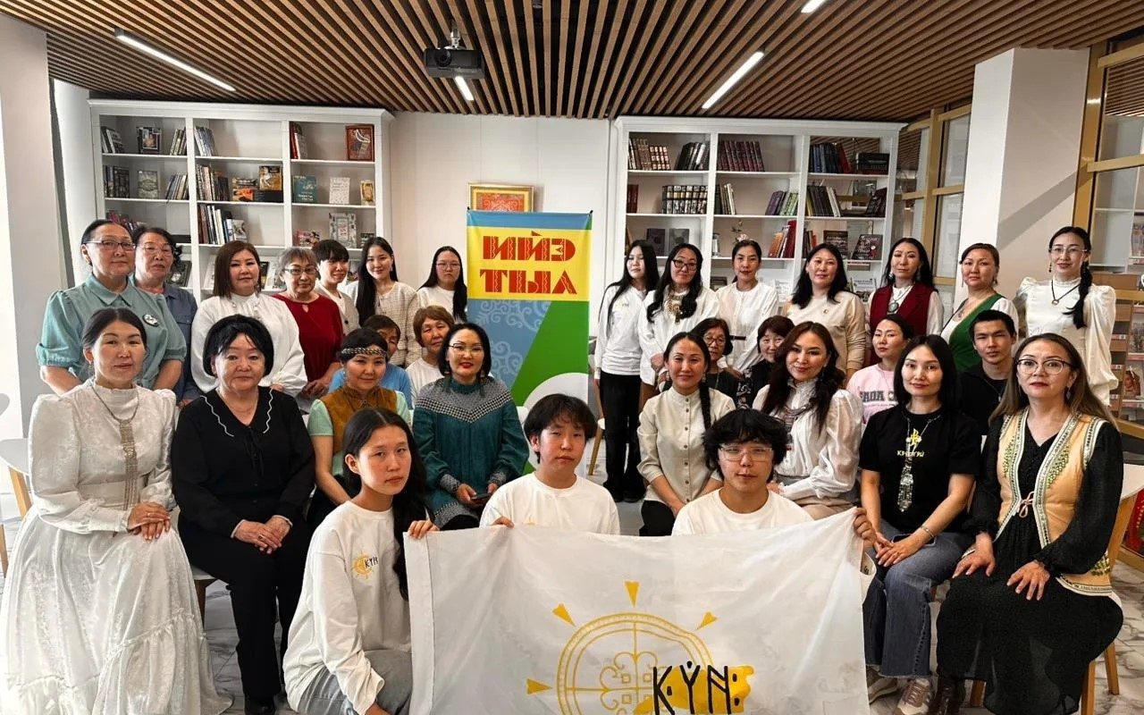 Нам улууһун “Ийэ тыл” хамсааһына “Ийэ тыл. Саҥа сүүрээн” тэрээһини ыытта